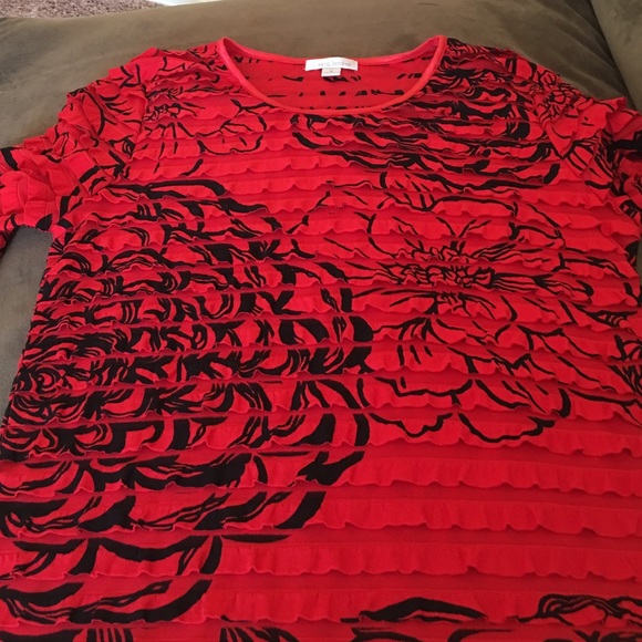 Beautiful Ruffled Top - Picture 4 of 4