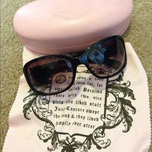 Juicy couture sunglasses with case
