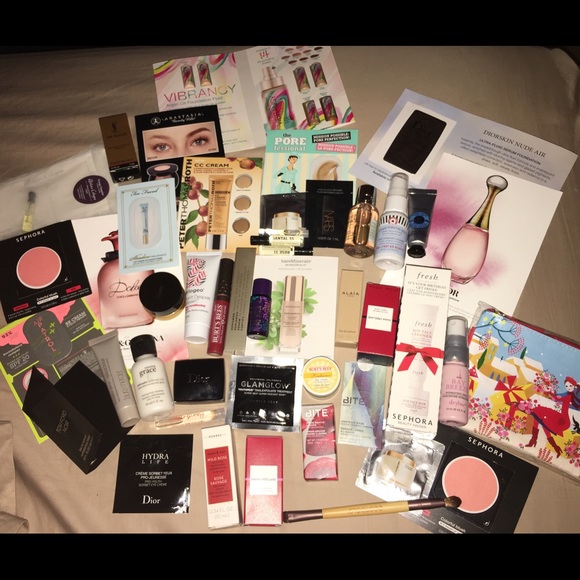 Large makeup/skincare/fragrance sample lot