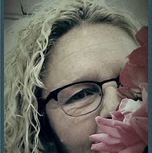 Meet your Posher, Robyn