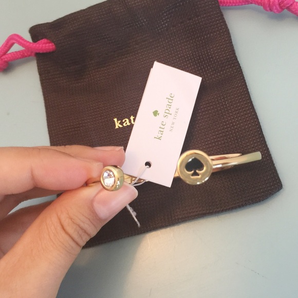 ✨Kate spade gold bangle✨