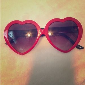 Heart eye sunglasses