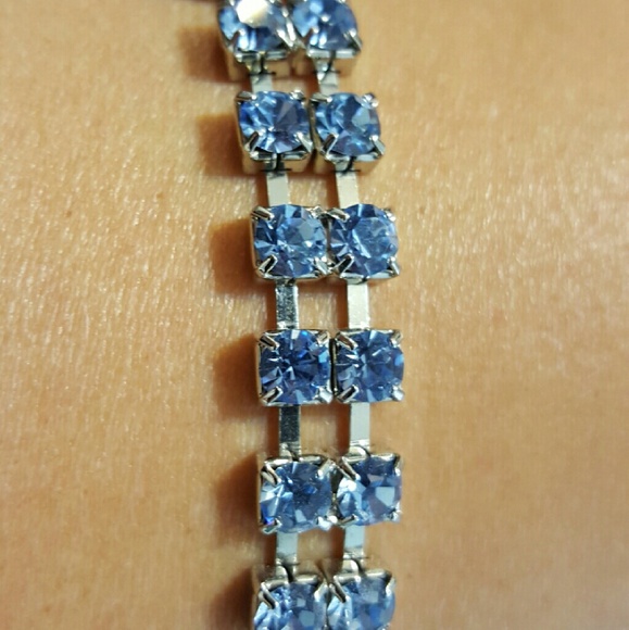 Light blue choker