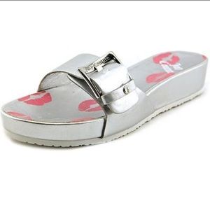 Juicy couture slides