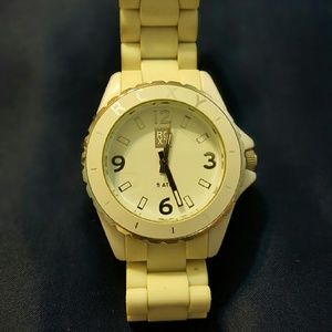 White roxy watch