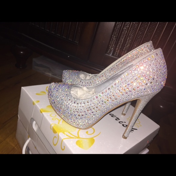 Heels - Picture 2 of 2