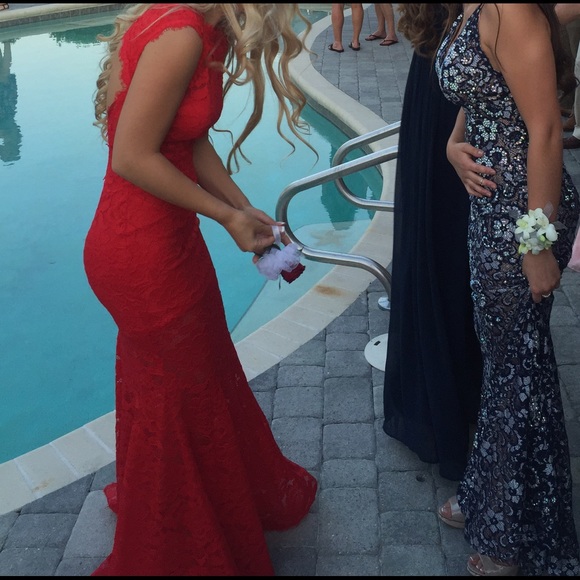 Red Prom dress