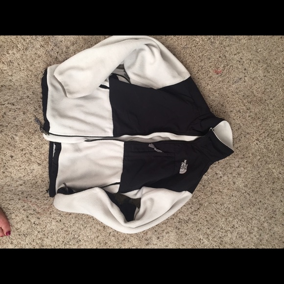 North face black and white fleece zip up