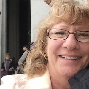 Meet your Posher, Lisa