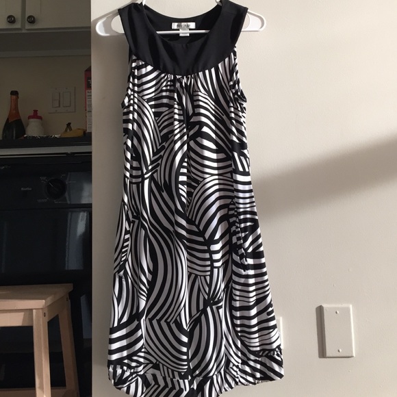 *SOLD* White House Black Market Dress
