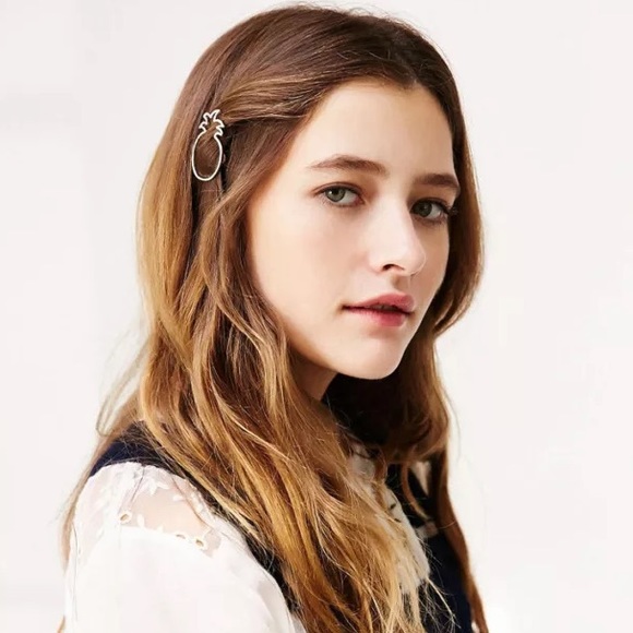 Gold Pineapple Hair Pin - Picture 2 of 3