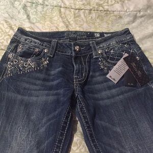 Brand new with tags Miss Me boot cut jeans! SZ 27