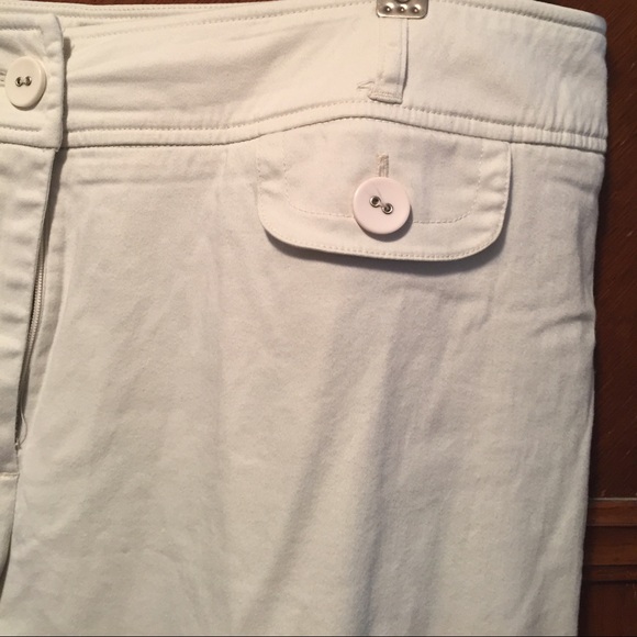 Capris - Picture 3 of 4