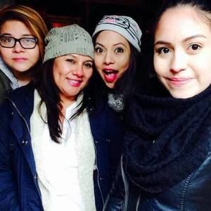 Meet your Posher, Zoila