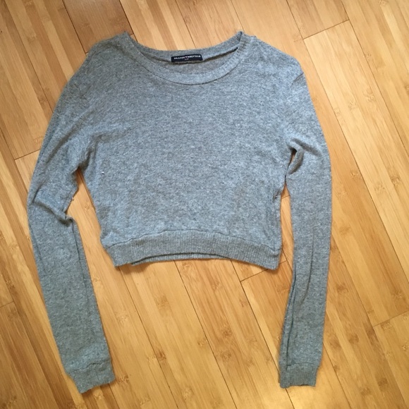 🐼2 for 20🐼 Cropped Brandy Melville sweater