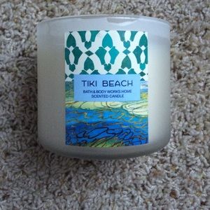 Tiki beach candle