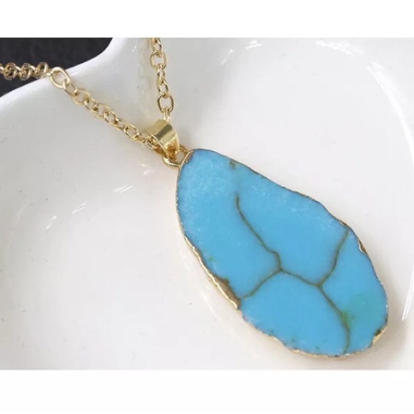 Turquoise/Gold Necklace - Picture 3 of 4