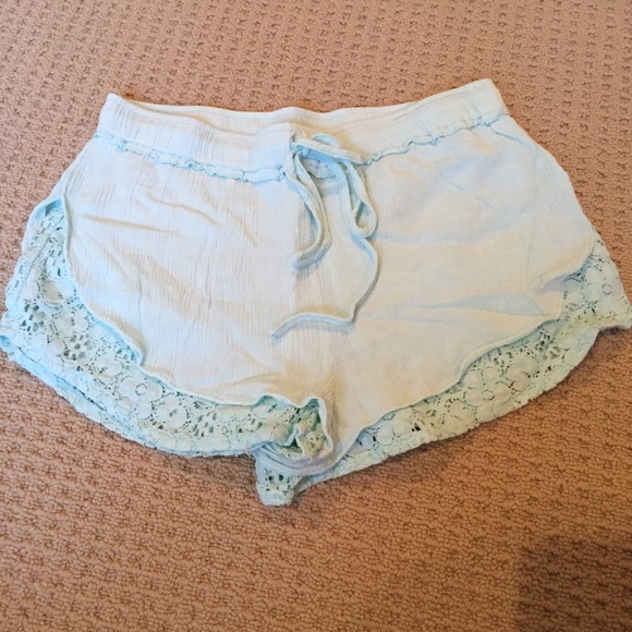 Laced shorts - Picture 1 of 2