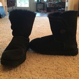 Short Black Button Uggs