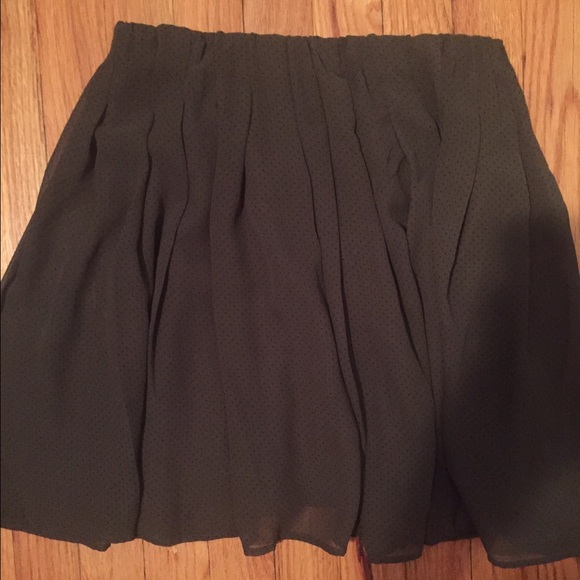 Uniqlo olive/black polka dot mini skirt