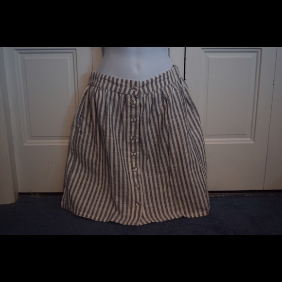 H&M skirt size XS grey and white striped