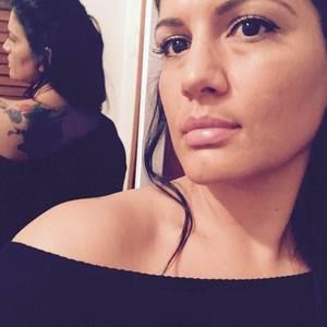 Meet your Posher, Roxanne