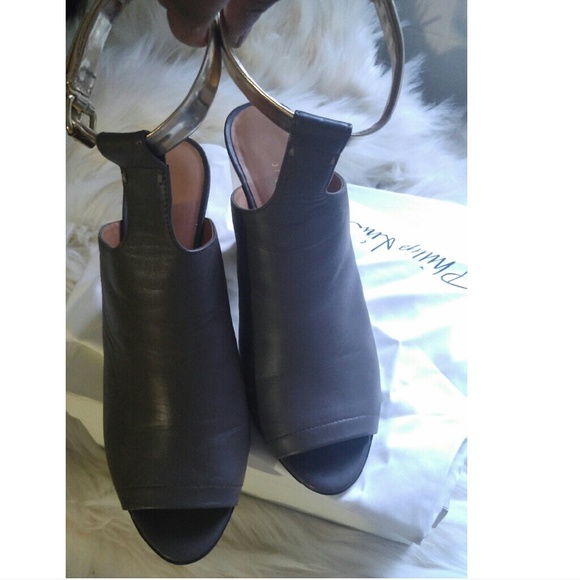 3.1 P h i l l i p  L i m  M u l e s - Picture 3 of 4