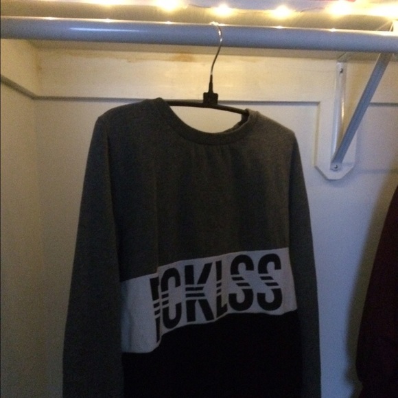 Small reckless sweatshirt