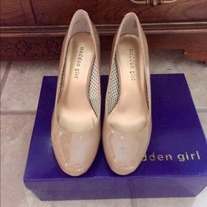 "madden girl" Nude Heels