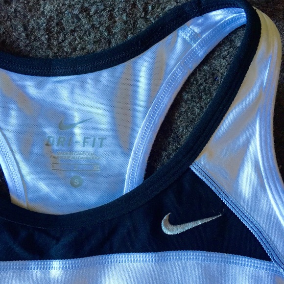 Nike Dri-fit Activewear Tank w/Shelf Bra & Pockets