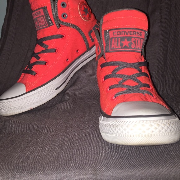 Cute high top converse.