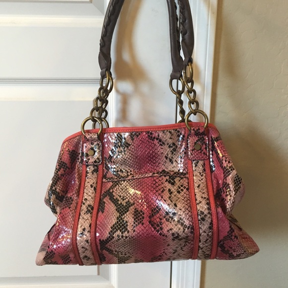 🎉SOLD🎉 Simply Vera Vera Wang Coral Python Tote - Picture 2 of 4