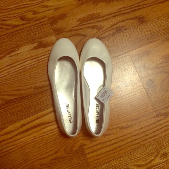White flats! Brand new!