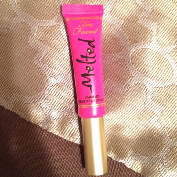 Too faced lipgloss