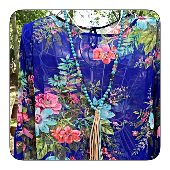 Royal Blue floral semi sheer stunning top! - Picture 3 of 4