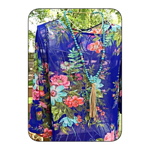 Royal Blue floral semi sheer stunning top! - Picture 4 of 4