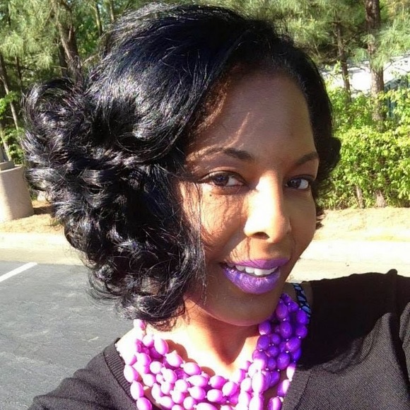 Meet your Posher, Candace - Picture 1 of 1