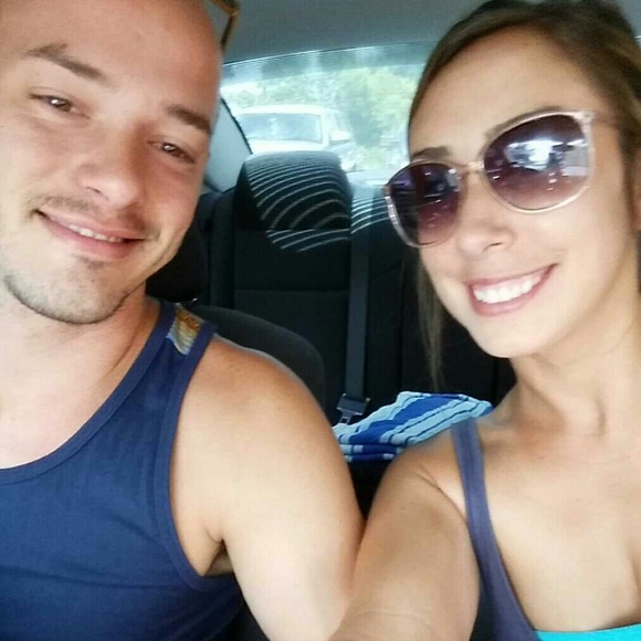 Meet your Posher, Alyssa - Picture 2 of 4