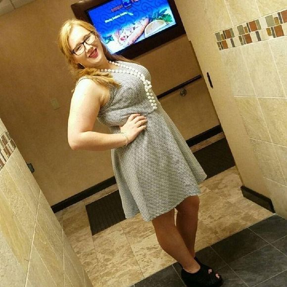 Meet your Posher, Amber - Picture 1 of 1