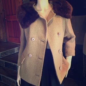 Vintage coat with fur collar