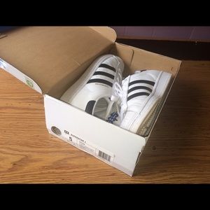 Adidas Superstar J Sneakers