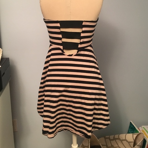 Black and nude strapless dress - Picture 2 of 2