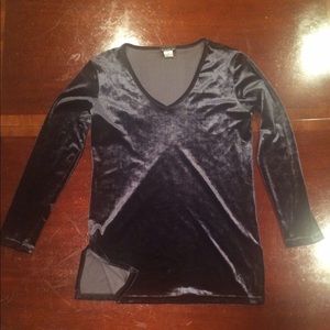 Velvet v-neck shirt