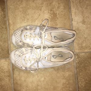 Nfinity vengeance all star cheerleading shoes