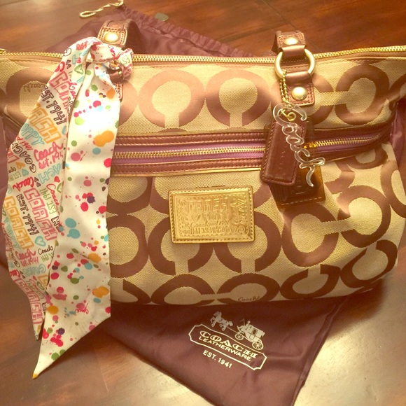 Coach Poppy Shoulder Purse 🌸 PRICE REDUCTION