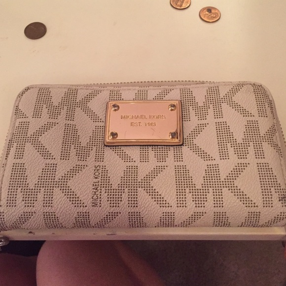 Michael kors wallet