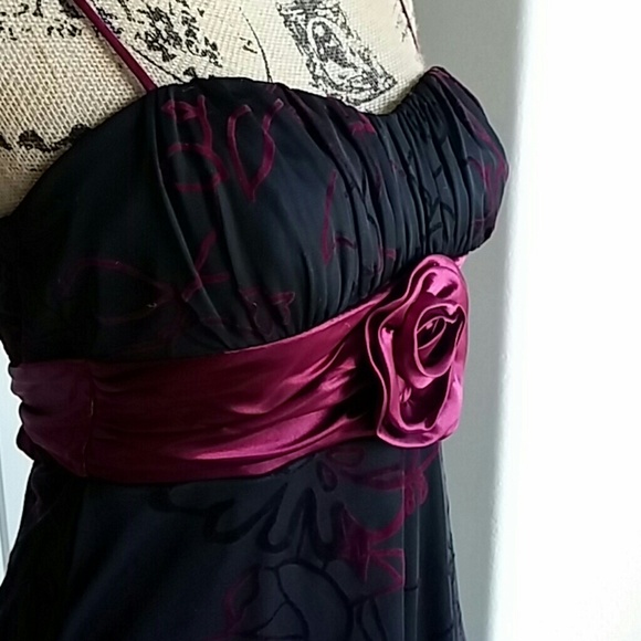 Wine and Black Cocktail Dress - Picture 2 of 4