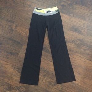Lululemon groove pants size 6