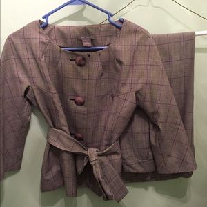 Ann Taylor Suit size 4 jacket size 2 pant
