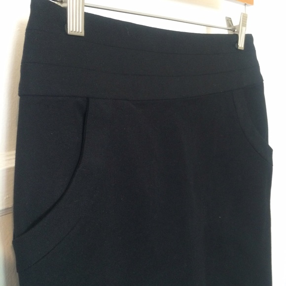 NWT Banana Stretch A-Line Skirt with Pockets